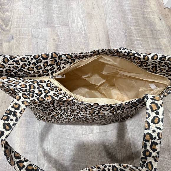 Leopard Tote with zipper - Picture 4 of 4